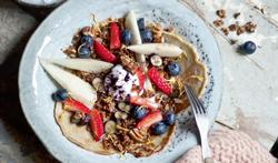 Haverpannenkoekjes met aÃ§ai pecangranola